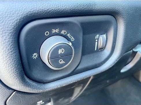 Used 2023 RAM 1500 Big Horn AWD/4WD image 10