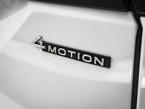 Used 2025 Volkswagen Atlas Peak Edition SE image 18