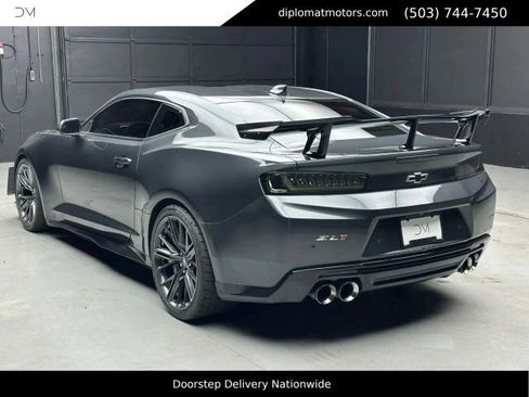 Used 2018 Chevrolet Camaro ZL1 RWD image 4