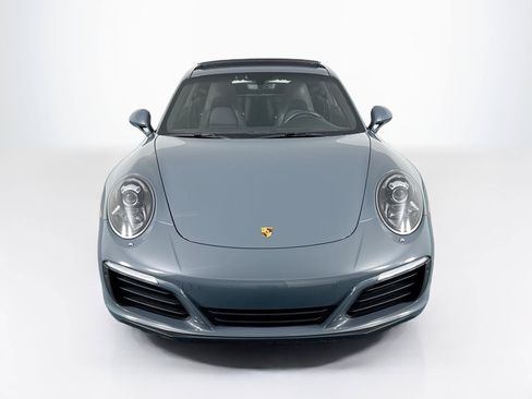 Used 2017 Porsche 911 Carrera RWD image 2