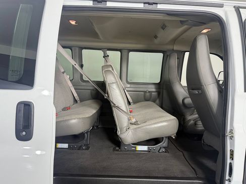 Used 2025 Chevrolet Express 3500 LT w/ LT Preferred Equipment Group RWD image 24