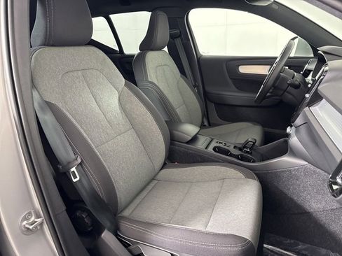 Used 2025 Volvo XC40 B5 Core AWD/4WD image 12