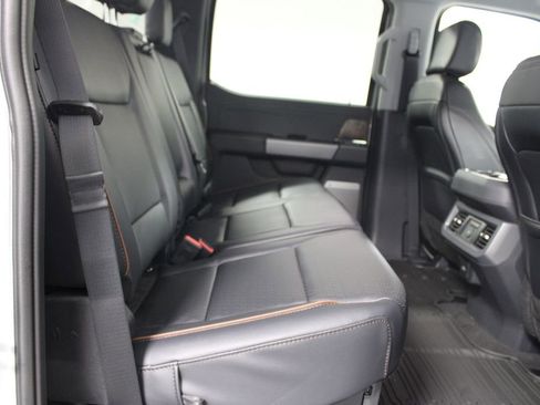 New 2026 Ford F250 Lariat w/ Black Appearance Package image 32