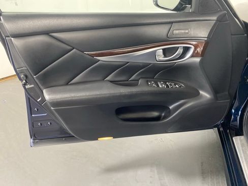 Used 2017 INFINITI Q70 3.7 w/ Technology Package AWD/4WD image 24