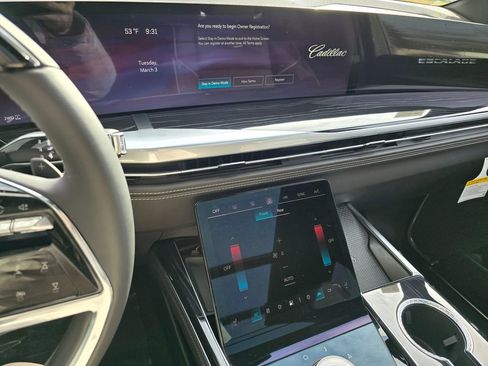 New 2026 Cadillac Escalade ESV Sport w/ LPO, ONYX Package image 32