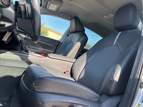 Used 2024 Toyota Camry SE image 8