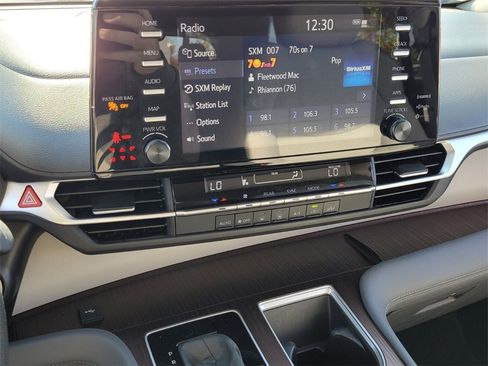 Used 2024 Toyota Sienna LE image 17