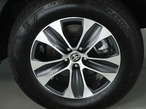 Used 2026 Toyota Highlander XLE AWD/4WD image 39