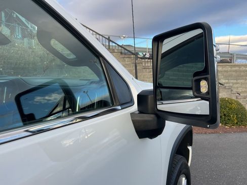 Used 2022 Chevrolet Silverado 2500 High Country w/ Technology Package image 13