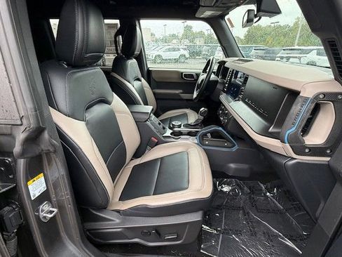 Used 2023 Ford Bronco Wildtrak image 18