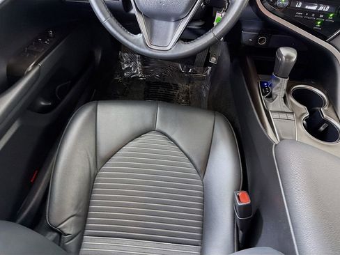 Used 2024 Toyota Camry SE image 25