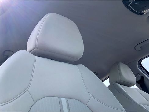 Used 2022 Hyundai Sonata SE w/ Preferred Accessory Package FWD image 13