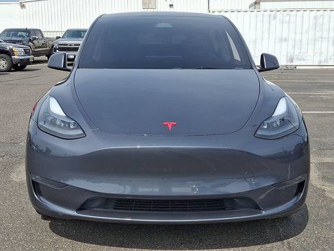 Used 2023 Tesla Model Y Long Range AWD/4WD image 3