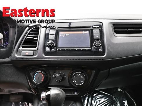 Used 2020 Honda HR-V LX image 11