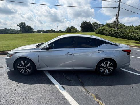 Used 2019 Nissan Altima 2.5 SR FWD image 8