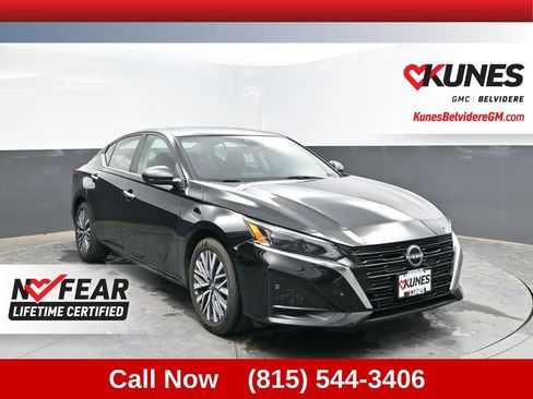 Used 2025 Nissan Altima 2.5 SV FWD image 1
