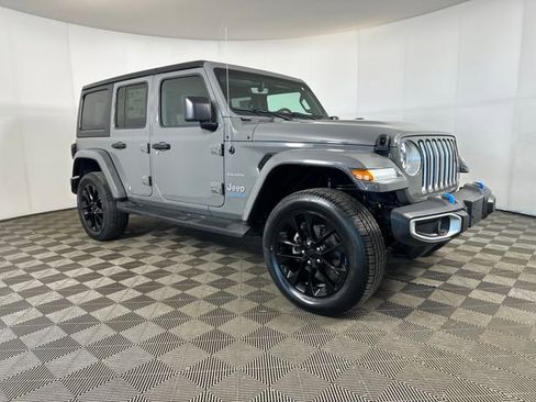 Used 2023 Jeep Wrangler Unlimited Sahara w/ Cold Weather Group AWD/4WD image 2