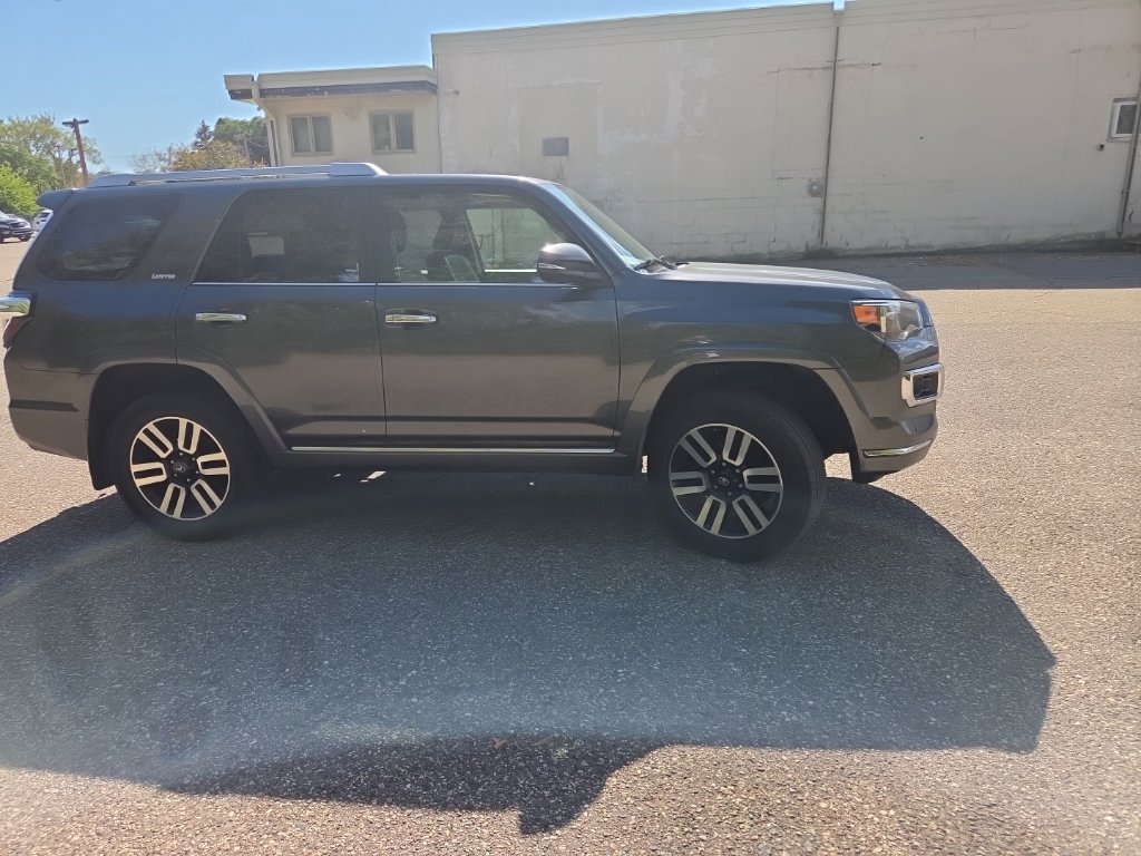 Used 2018 Toyota 4Runner Limited AWD/4WD image 18