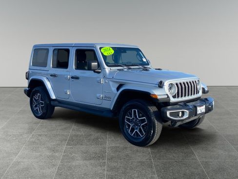 Used 2024 Jeep Wrangler Sahara image 7
