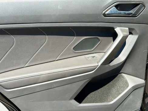 Used 2023 Volkswagen Tiguan SE FWD image 22