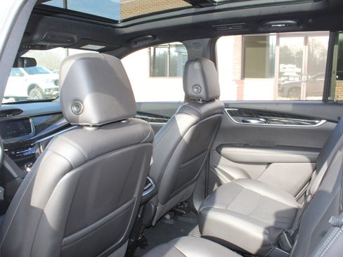 Used 2020 Cadillac XT6 Premium Luxury image 28