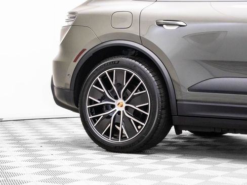 New 2025 Porsche Macan 4 Electric AWD/4WD image 33
