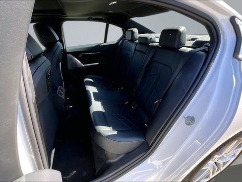 Used 2024 BMW 530i RWD image 19