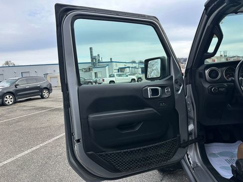 Used 2020 Jeep Wrangler Rubicon image 10
