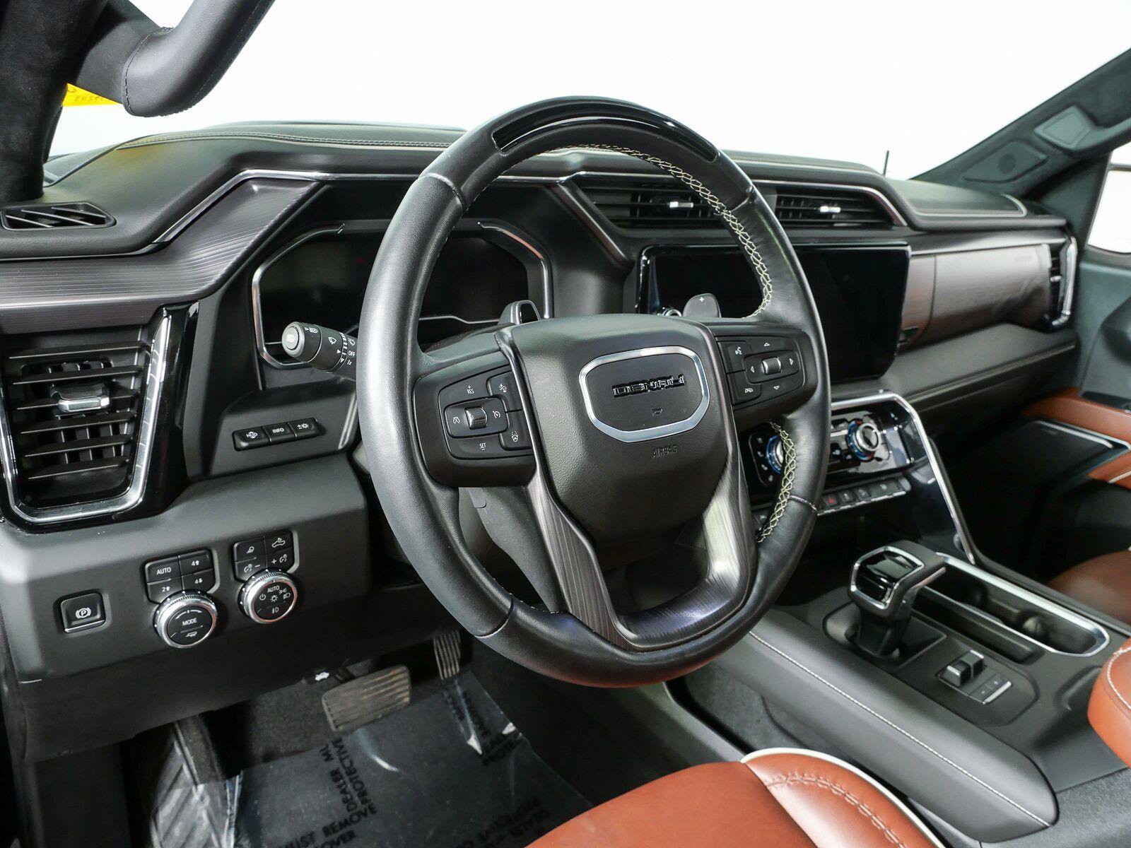 Used 2024 GMC Sierra 1500 Denali Ultimate AWD/4WD image 4