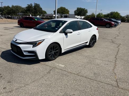 Used 2024 Toyota Corolla SE FWD image 1