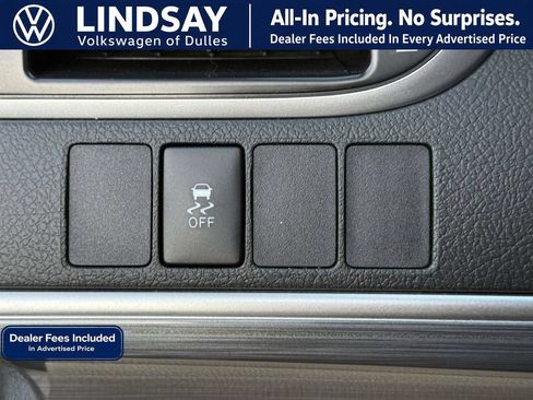 Used 2012 Toyota Camry XLE w/ Leather Pkg FWD image 25