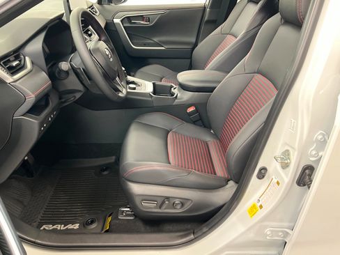 Used 2025 Toyota RAV4 XSE image 17