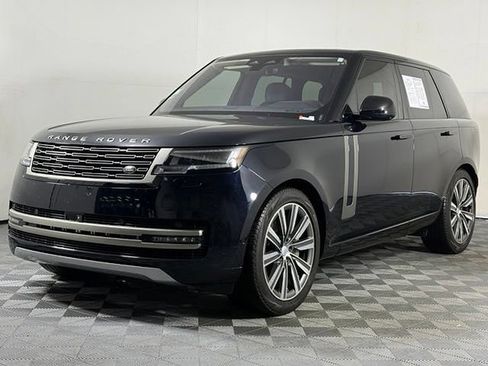Used 2023 Land Rover Range Rover SE AWD/4WD image 2