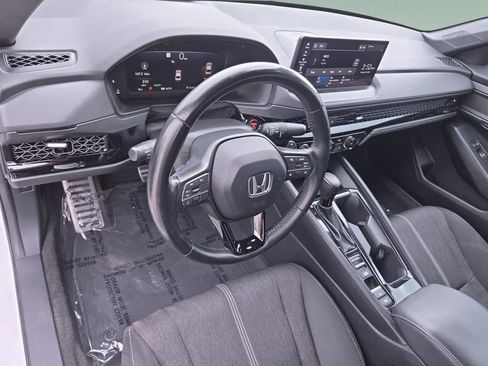 Used 2023 Honda Accord Sport image 11