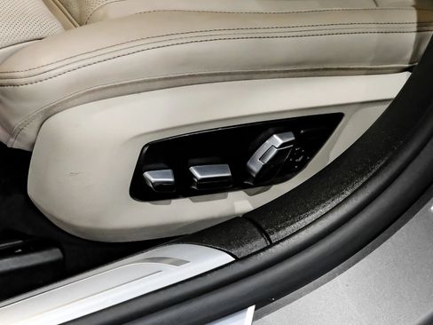 Used 2018 BMW 750i xDrive AWD/4WD image 37