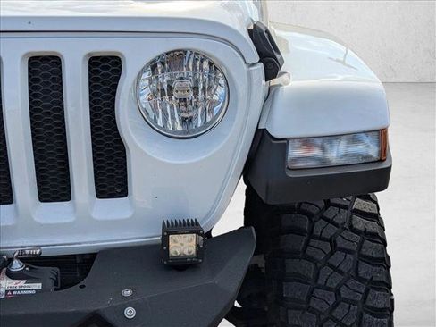 Used 2018 Jeep Wrangler Unlimited Sport image 9