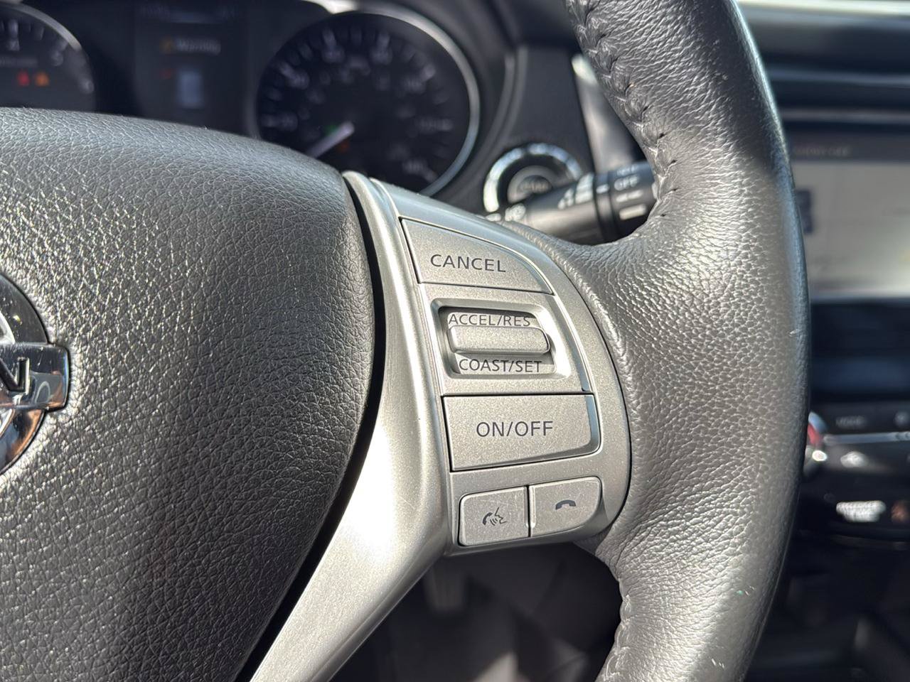 Used 2016 Nissan Rogue SL w/ SL Premium Package AWD/4WD image 26