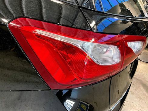 Used 2020 Chevrolet Equinox LS AWD/4WD image 35