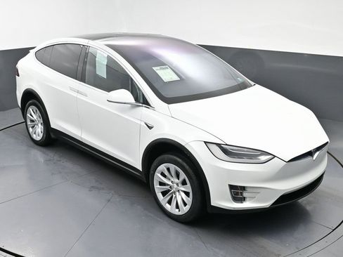 Used 2018 Tesla Model X 100D image 46