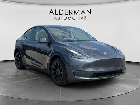 Used 2023 Tesla Model Y AWD image 7