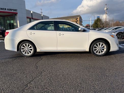 Used 2014 Toyota Camry XLE image 8