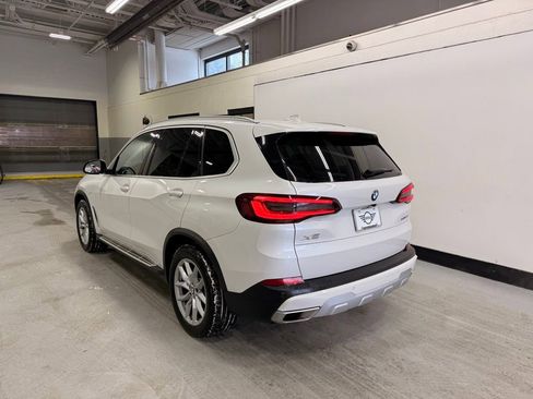 Used 2022 BMW X5 xDrive40i w/ Premium Package image 3