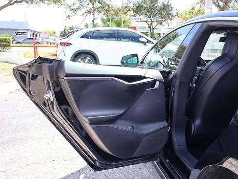Used 2018 Tesla Model S 75D image 26