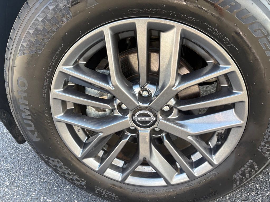 Used 2023 Nissan Rogue S AWD/4WD image 13