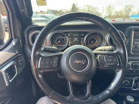 Used 2021 Jeep Gladiator Willys image 12