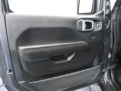 Used 2024 Jeep Gladiator Sport w/ Premium Package image 16