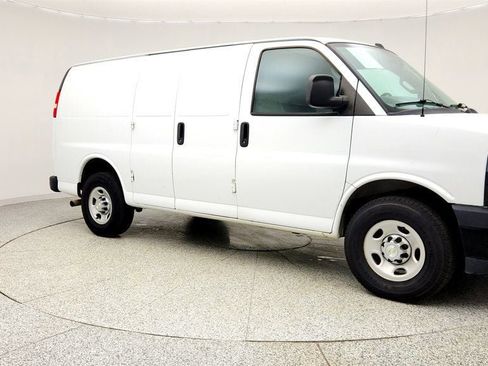 Used 2021 Chevrolet Express 2500 image 3