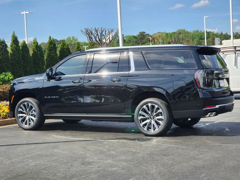 New 2026 Chevrolet Suburban High Country RWD image 10