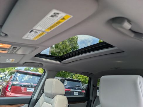 Used 2017 Honda CR-V Touring image 31