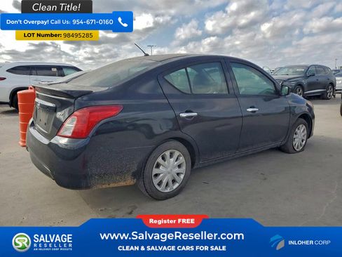 Used 2019 Nissan Versa SV image 4